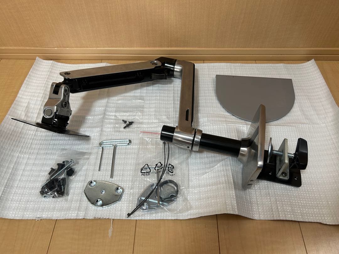 エルゴトロン LX デスク モニターアーム シルバー 45-241-026 Amazon.co.jp: ERGOTRON エルゴトロン LX モニターアーム デスク