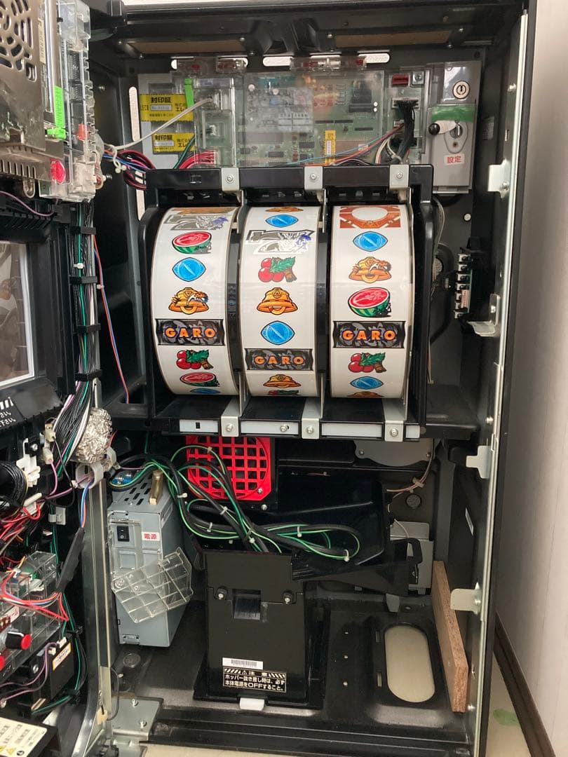 引き取り限定】初代牙狼 スロット実機 コイン不要機付 - メルカリ