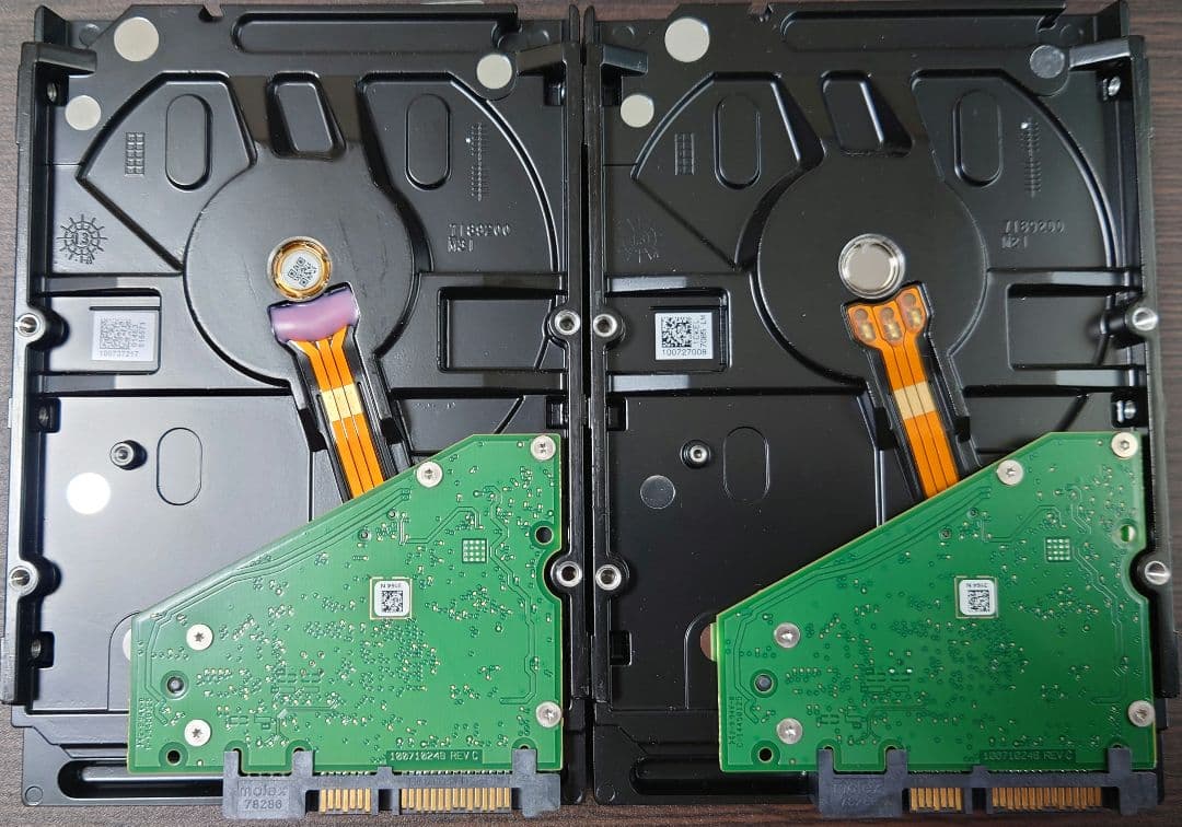 Seagate 3.5HDD(4GB✕2・合計8TB)+外付ケース・中古(管32