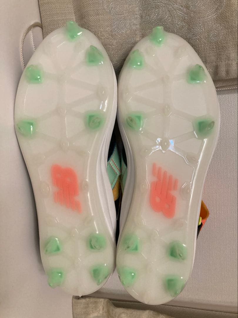 新品未使用　ニューバランス　ポイントスパイク　25.5cm