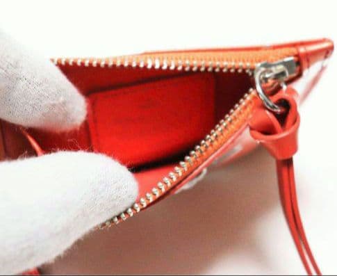 《ヴィヴィアンウエストウッド》新品 ストラップ・小銭入れ付き レザーパスケース