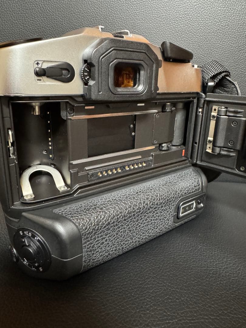 新同 美品！LEICA R8カメラ +MD-R8+エルマリート28mm+フィルム - メルカリ