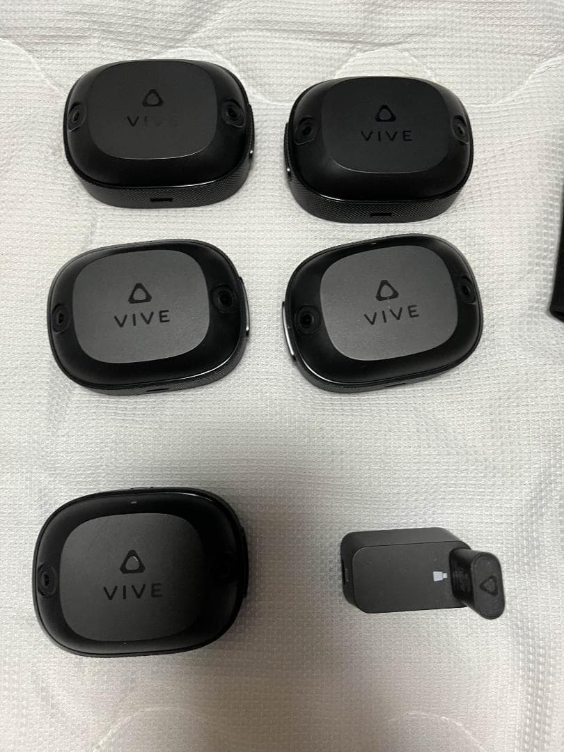 VIVE Ultimate Tracker 5個＋ワイヤレスドングル+ストラップ