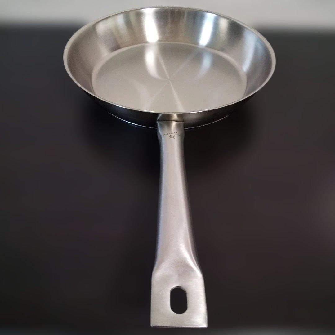 WMF Gourmet Plus グルメ プラスステンレス フライパン 28cm WMF｜グルメ プラス 両手フライパン28cm｜WMF（ヴェーエムエフ）公式サイト