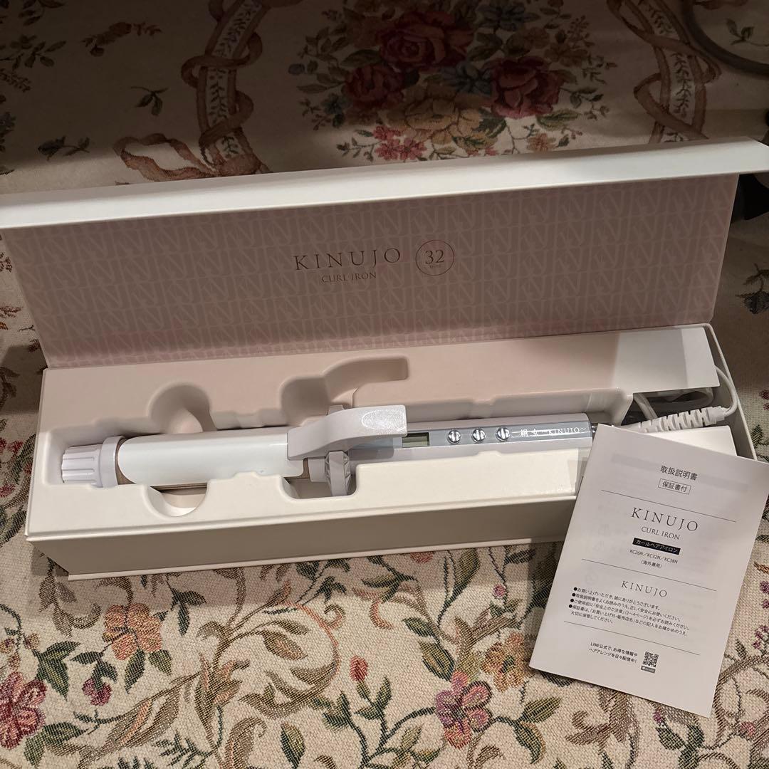 絹女カールアイロン３２ミリ KINUJO（絹女） ヘアアイロン プロ カールアイロン 32mm コテ 給電式