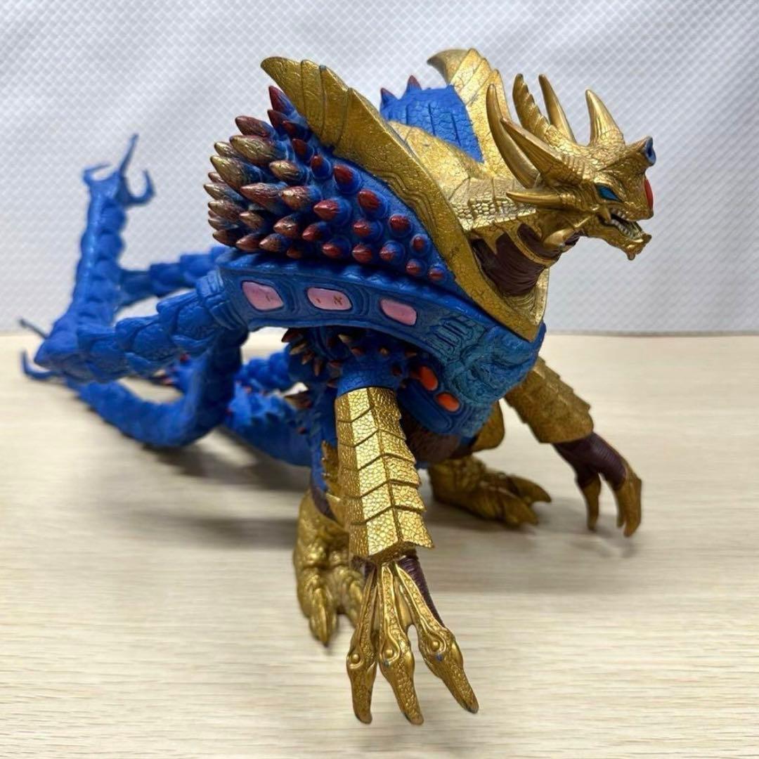 ◇ウルトラマンメビウス Uキラーザウルス ソフビ究極超獣 - メルカリ