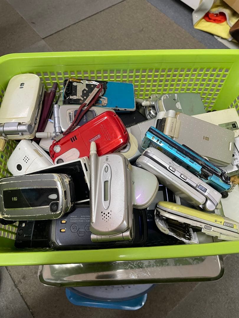 ガラケー 70台　8kgほど ZRP-ZX | Check-In-L 90L 80534 – ZERO HALLIBURTON