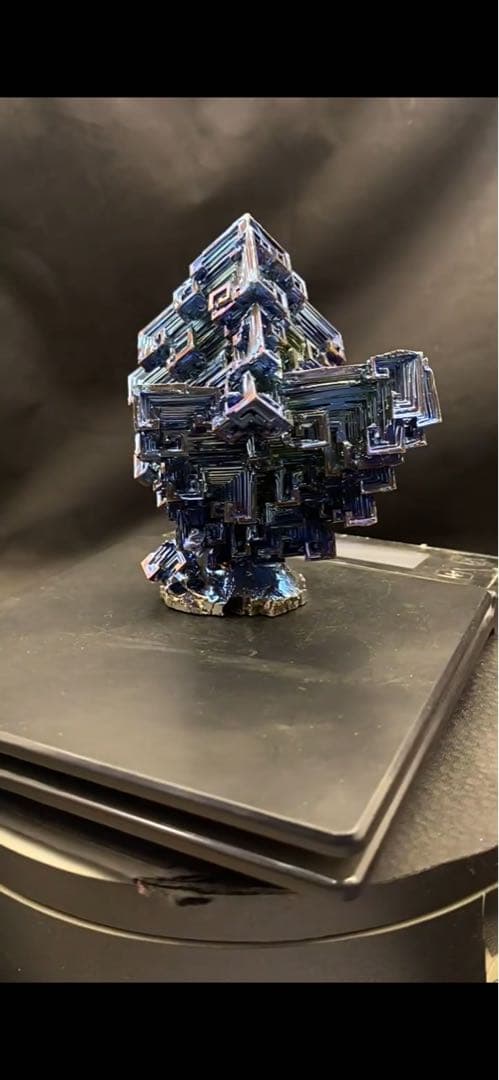 ビスマス価格高騰！】神秘的なビスマス結晶 606g ケース付き - メルカリ