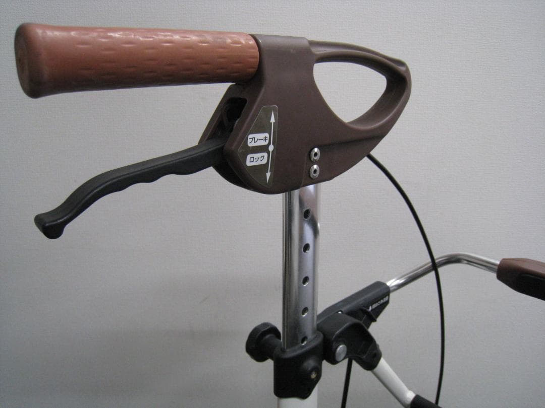 イコットエア 安寿 軽量 歩行器 歩行車 軽量 3.9kg 折りたたみ