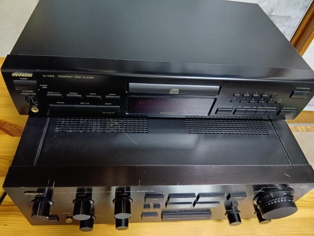Victor プリメインアンプA-X900 & CDプレーヤーXL-V313 - メルカリ
