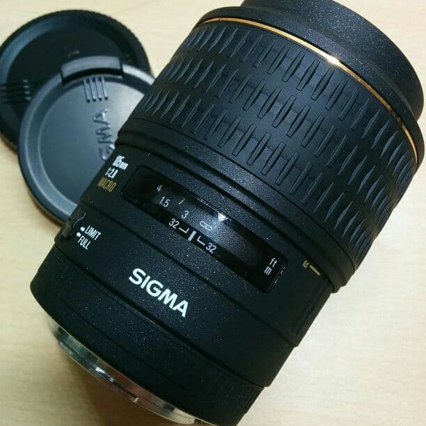 単焦点 SIGMA 105mm F2.8 EX ソニー Aマウント Amazon.com : Sigma 105mm F2.8 EX DG OS HSM Macro Lens for Sony SLR