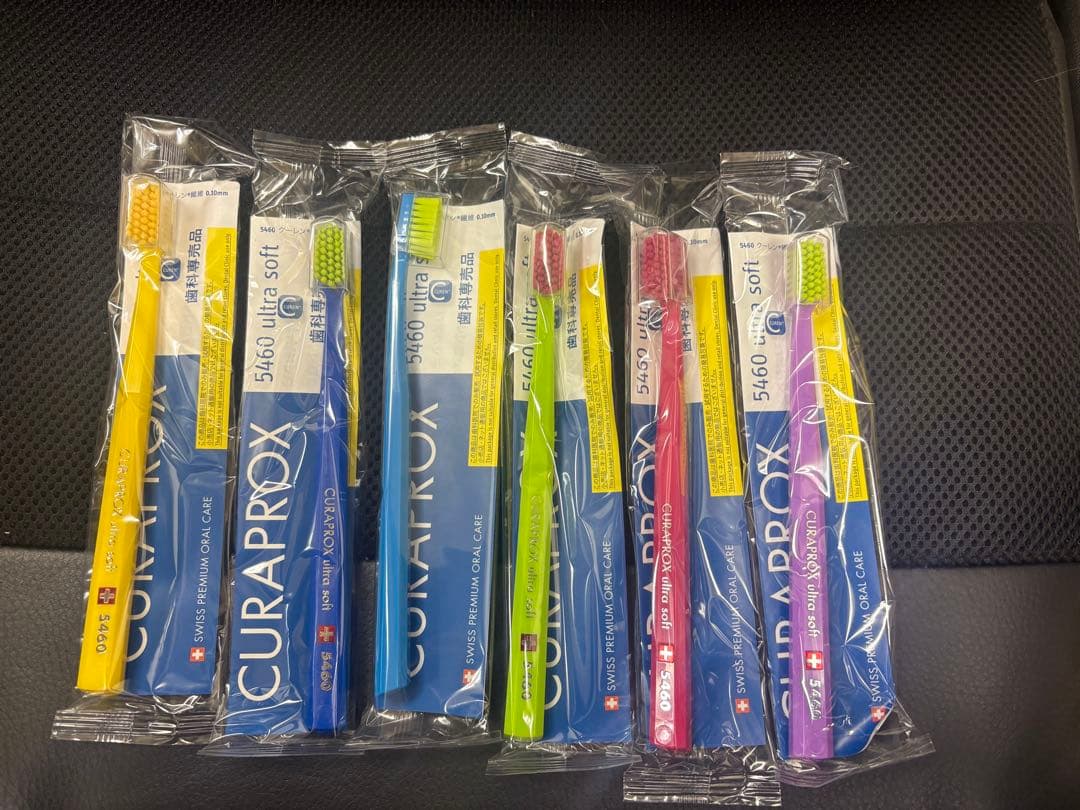 ララCURAPROX ピンク、赤、紫　3色 ララCURAPROX ピンク、赤、紫 3色 ララCURAPROX ピンク、赤、紫 3色