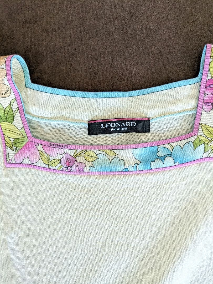 美品☆レオナール カラフル花柄 コットンニットアンサンブル - メルカリ