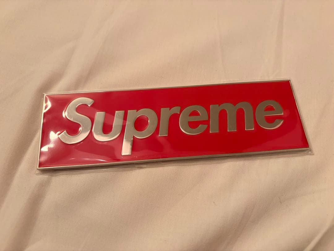 Supreme Box Logo Car Emblem ボックスロゴエンブレム赤 - メルカリ
