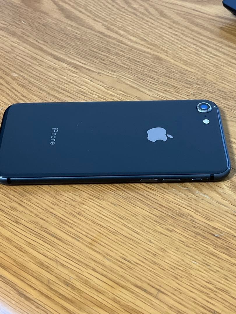 iPhone8 ブラック 本体 - メルカリ