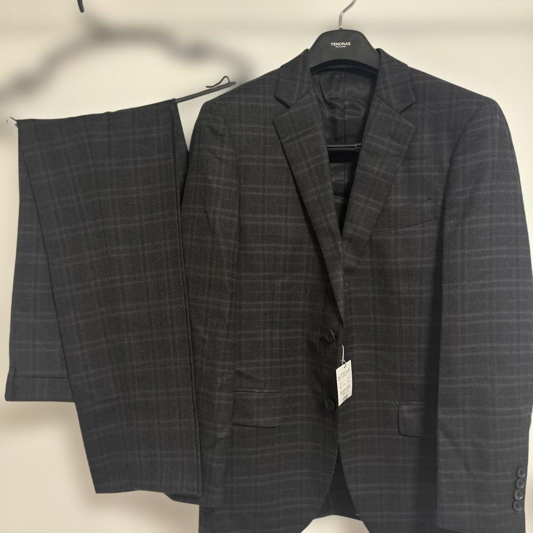 ティコラス　TENORAS チェック柄ツーピーススーツ Mサイズ ティノラス 新作.チェック柄2BSスリーピーススーツ | GARNIER