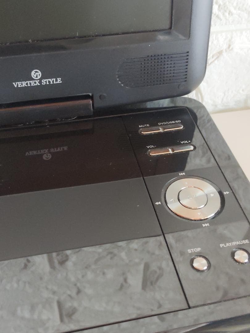 VERTEX STYLE ポータブルDVDプレーヤー【携帯用】【中古品】 - メルカリ