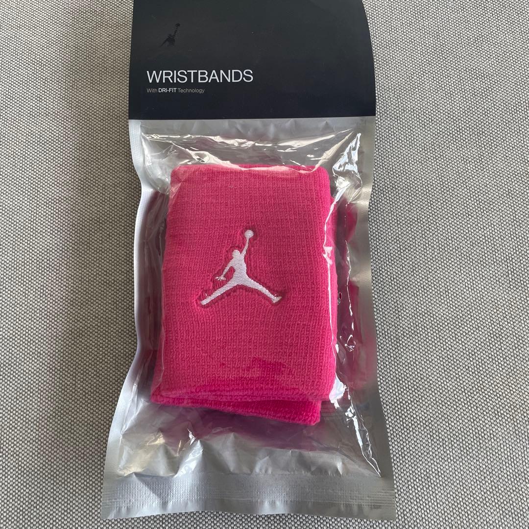 Jordan DRI-FIT ピンク　リストバンド Jordan DRI-FIT ピンクリストバンド - メルカリ