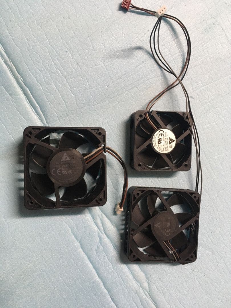 東芝　タイムシフトレコーダーDBR-M190用排熱空冷ファン3点セット Amazon.co.jp: (修理交換用) 適用する 東芝 ブルーレイレコーダ DBR