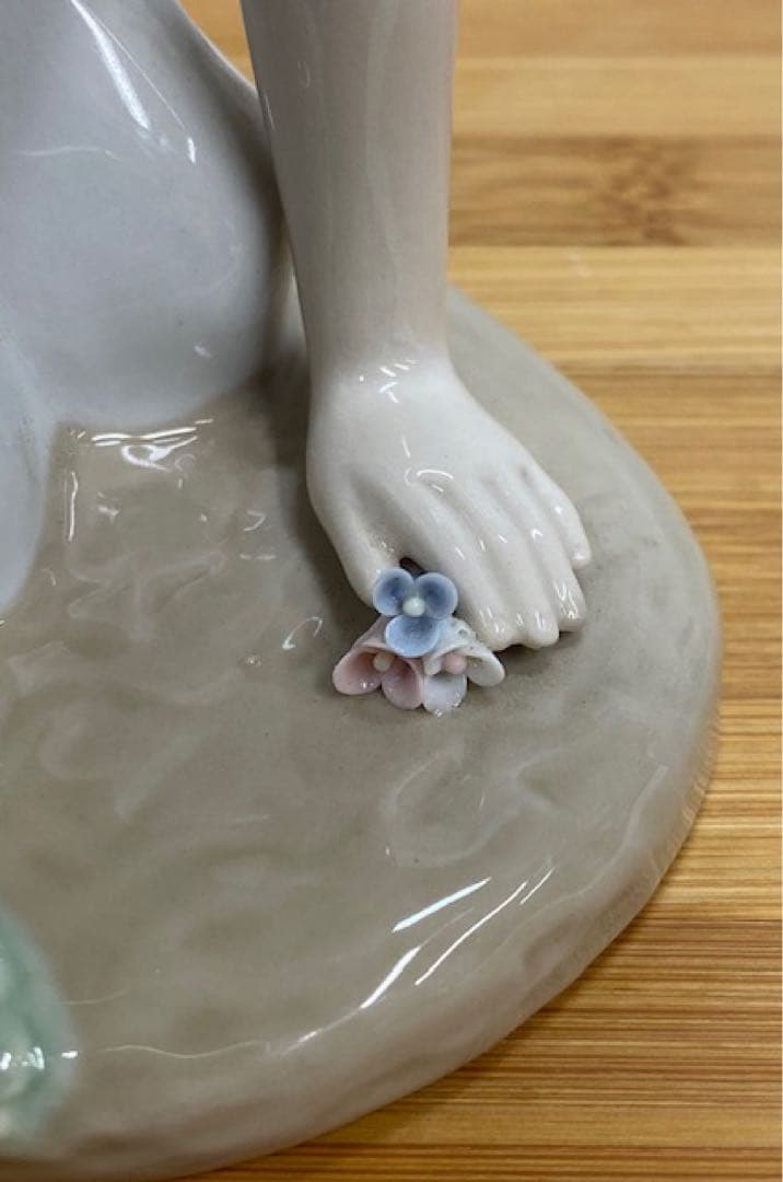 美品 NADAL スペイン ナダル 陶器人形 「リスに囁く少女」24も510