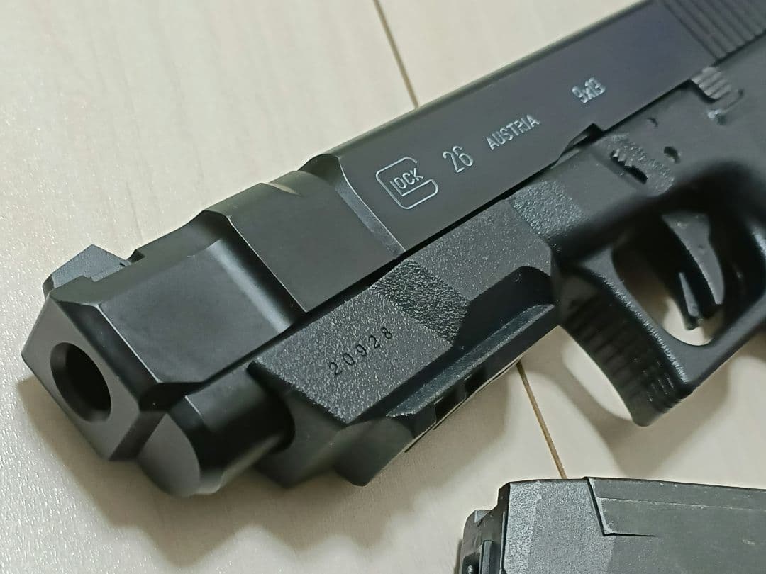 中古品】東京マルイ ガスガン「グロック26 アドバンス」＋予備マガジン