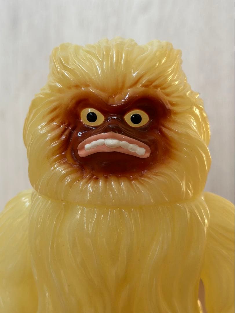 M1号　ウー　蓄光ソフビ Amazon.co.jp: M1号 ウー 蓄光 ソフビ イリサワ限定 ウルトラQ 激レア