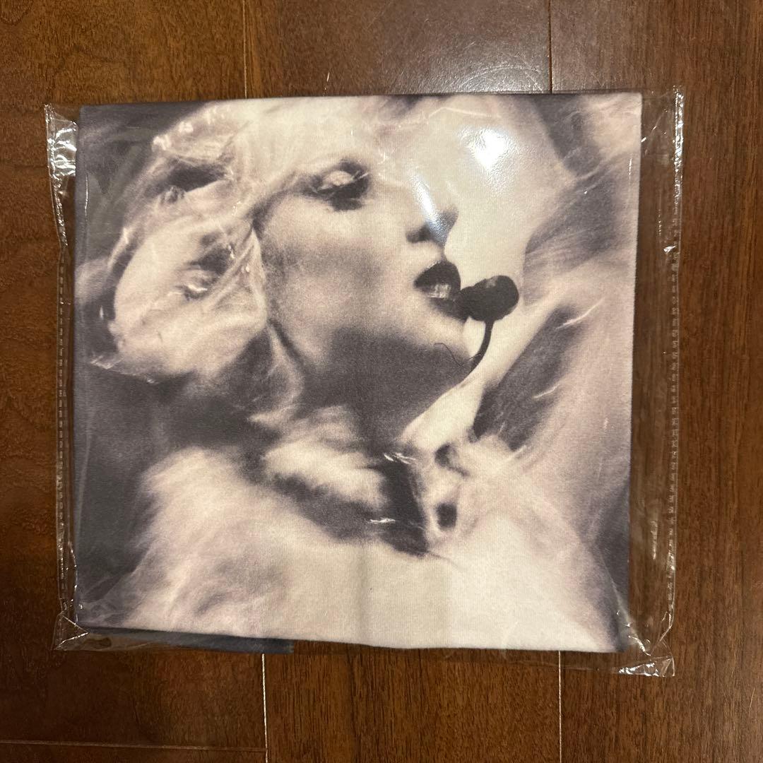 レディーガガ ライブ The Mayhem Ball 2026VIP GOLD - メルカリ