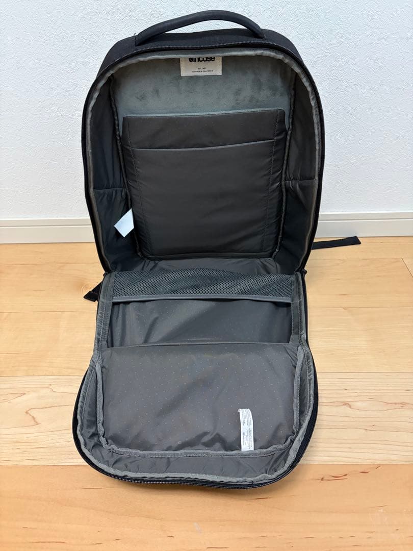 値下げ incase A.R.C. Daypack / 20L -Black-