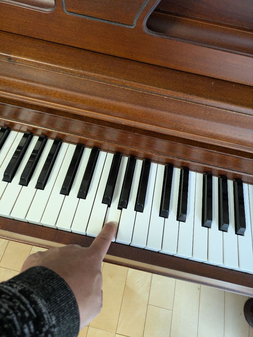 Kitchen女子さん専用】イス付属します(^^) 504Fアップライトピアノ