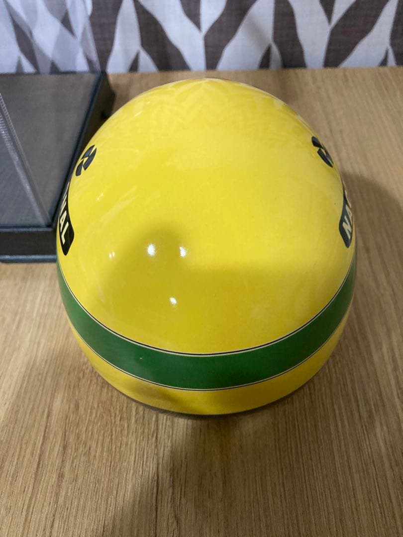 ケース付き アイルトン・セナ 陶器製ヘルメット置物 灰皿