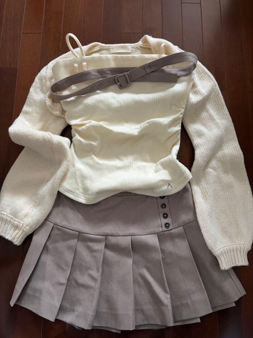 andmary Heidi belt pleats set up ivory - メルカリ