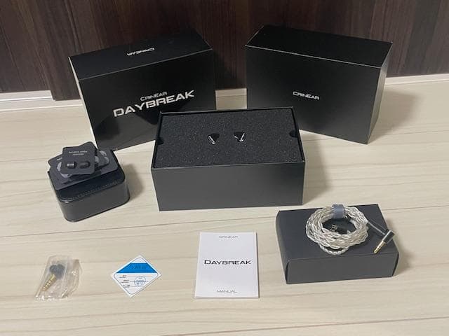 イヤホン Crinear Daybreak Crinear Daybreak | 1DD+2BA+2mPT IEMs – Linsoul Audio