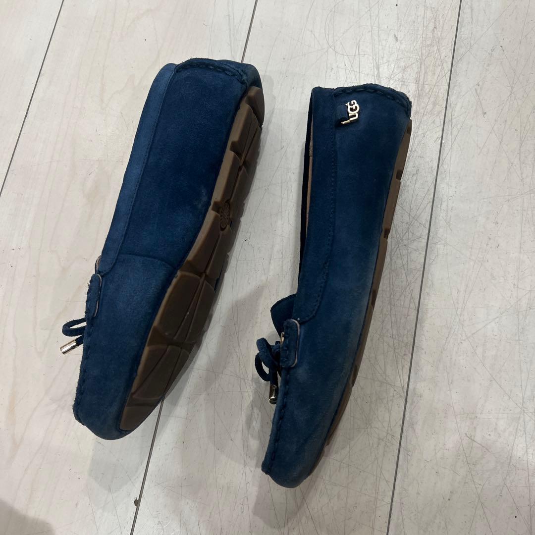 美品UGG ネイビー スエード モカシン - メルカリ