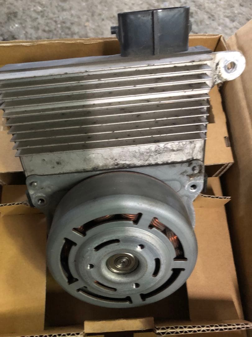 200系 ハイエース ラジエータファンモーター 中古 ハイエース 200系 トヨタ ラジエーターファンモーター RFM-T8 電動