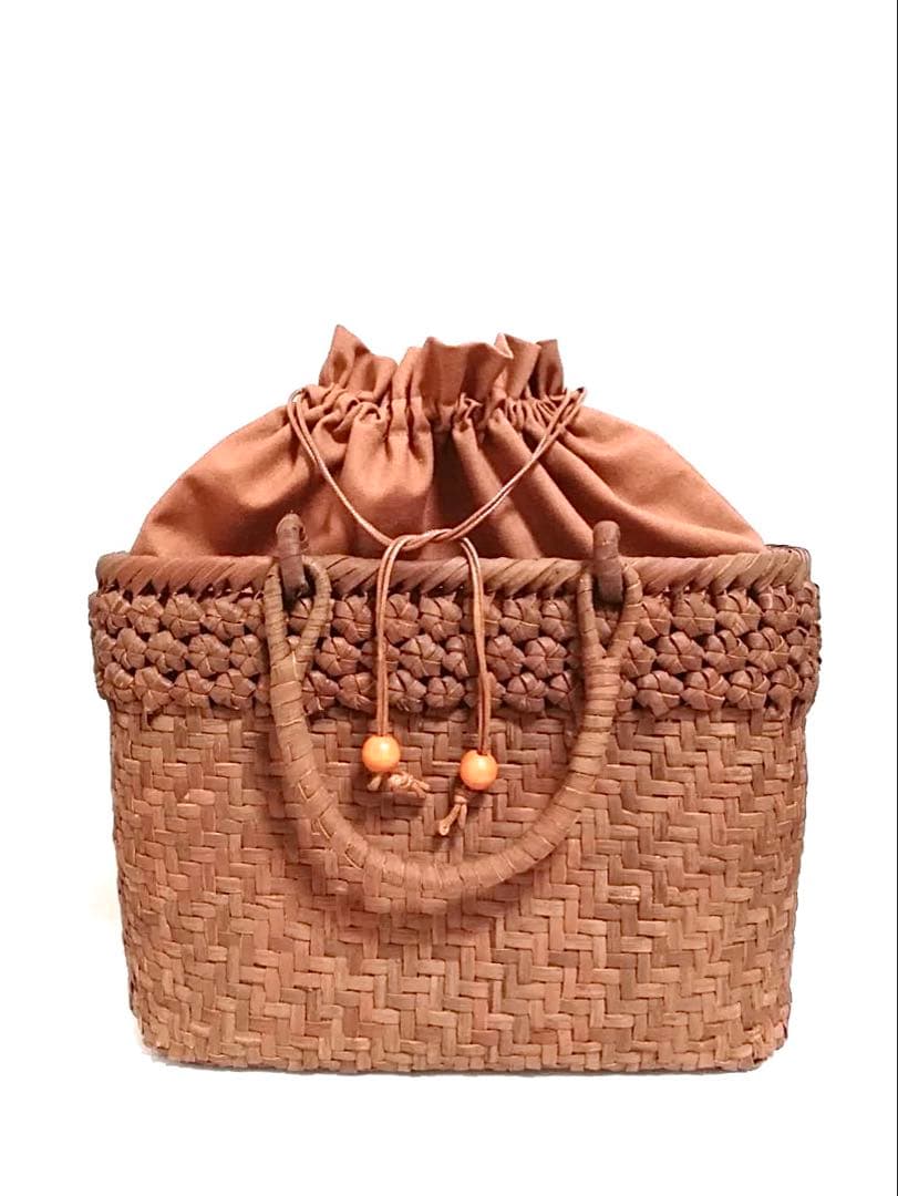 山葡萄バッグ円形三段花結び ◯ 山葡萄ヒゴ幅7.5ミリ 花結びバッグ 高さ22センチ、円柱 ご注文品