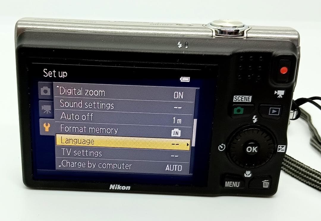 Nikon COOLPIX S6200 Silver 16.0MP 充電器付き