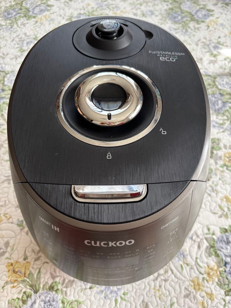 CUCKOO クック　圧力鍋　料理レシピ付き　韓国製 CUCKOO 炊飯器 圧力名人 発芽酵素 玄米 レシピ本＆専用蒸し器付 3年