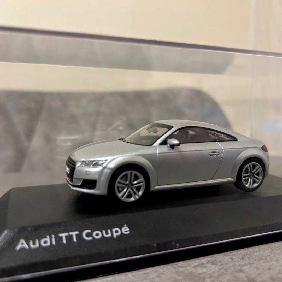 ディーラー正規品 Audi TT Coupé ミニカー シルバー 1:43 - メルカリ