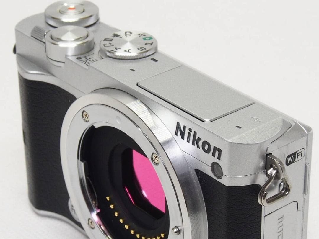 ■美品■ Nikon 1 J5 ボディ シルバー 《 動作光学良好 》
