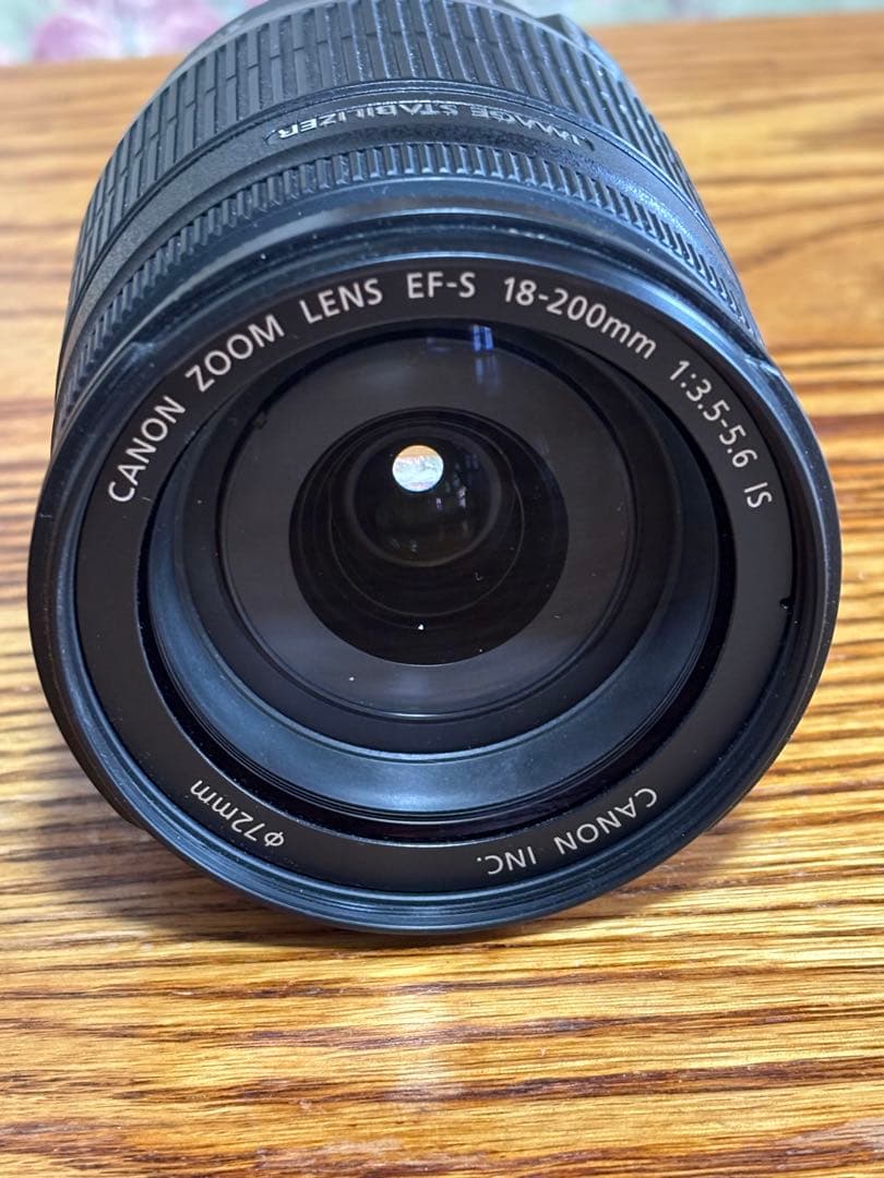 Canon EF-S 18-200mm f/3.5-5.6 IS キャノン