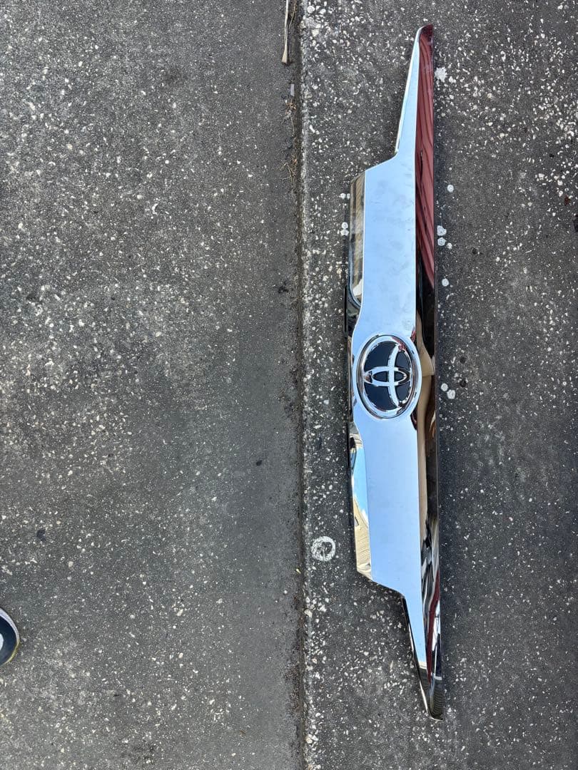 トヨタ 30系アルファード リアガーニッシュ アルファード30系後期用LEDリアガーニッシュ REVIER(レヴィーア