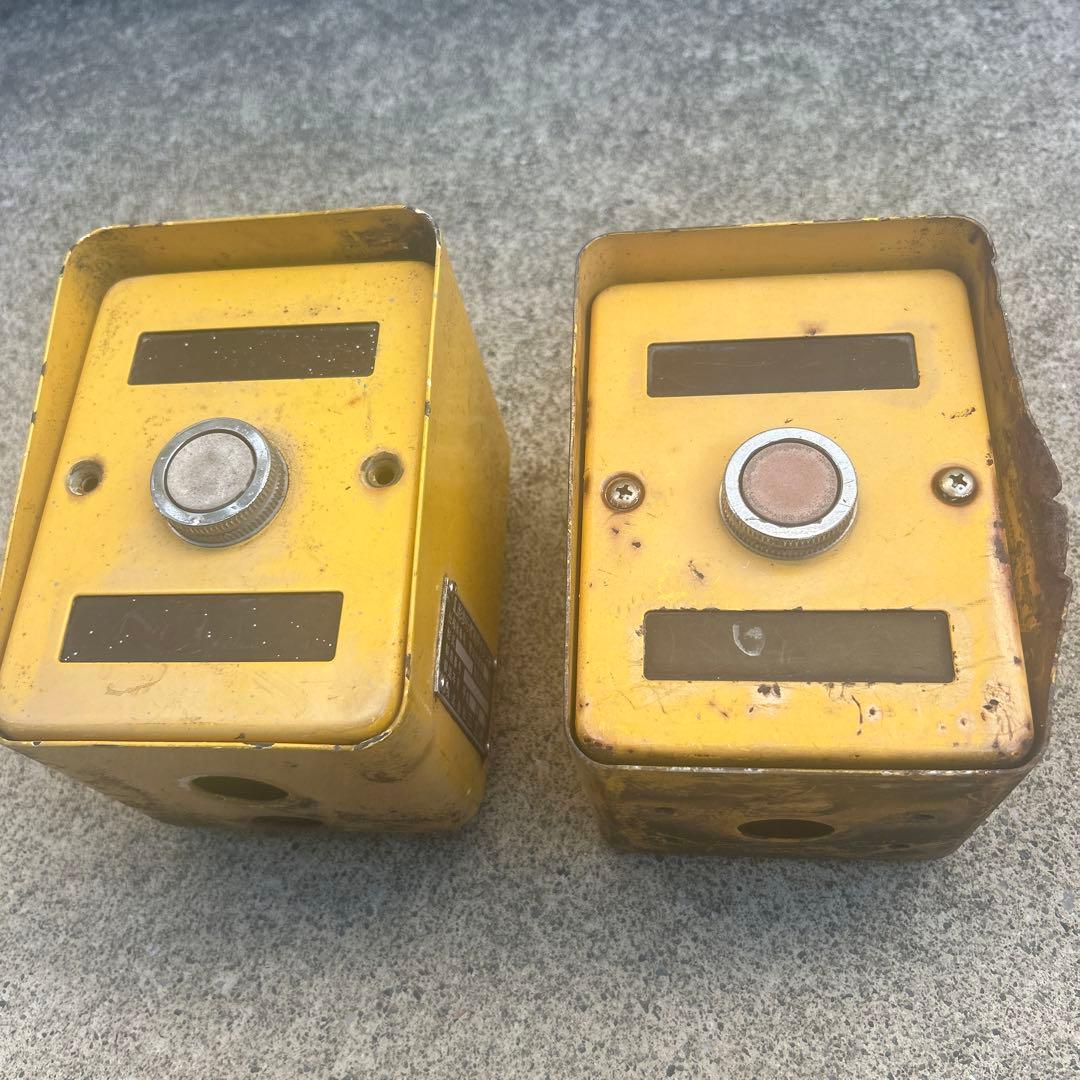 本物‼️ 信号機押しボタン 2個セット‼️ 押しボタン式模型用交通信号機キット（2灯制御）