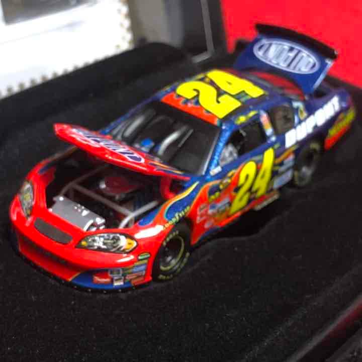 【1/2007】 ナスカー #24 ジェフゴードン ミニチュアカー 1:64 NASCAR 1/24 2007 モンテカルロ SS ジェフ・ゴードン #24 デュポン