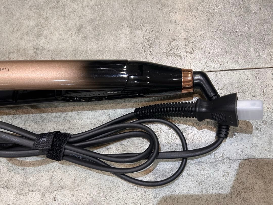 ヘアビューロン 4DPlus ストレート リュミエリーナ《正規品》