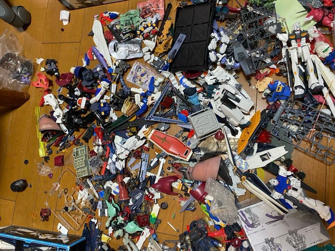 ガンプラ 大量 まとめ売り フィギュア hg ベアブリック その他 - メルカリ