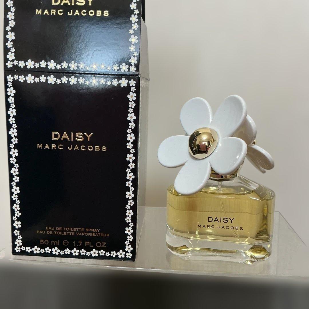 Marc Jacobs Daisy 50ml Eau de Toilette - メルカリ