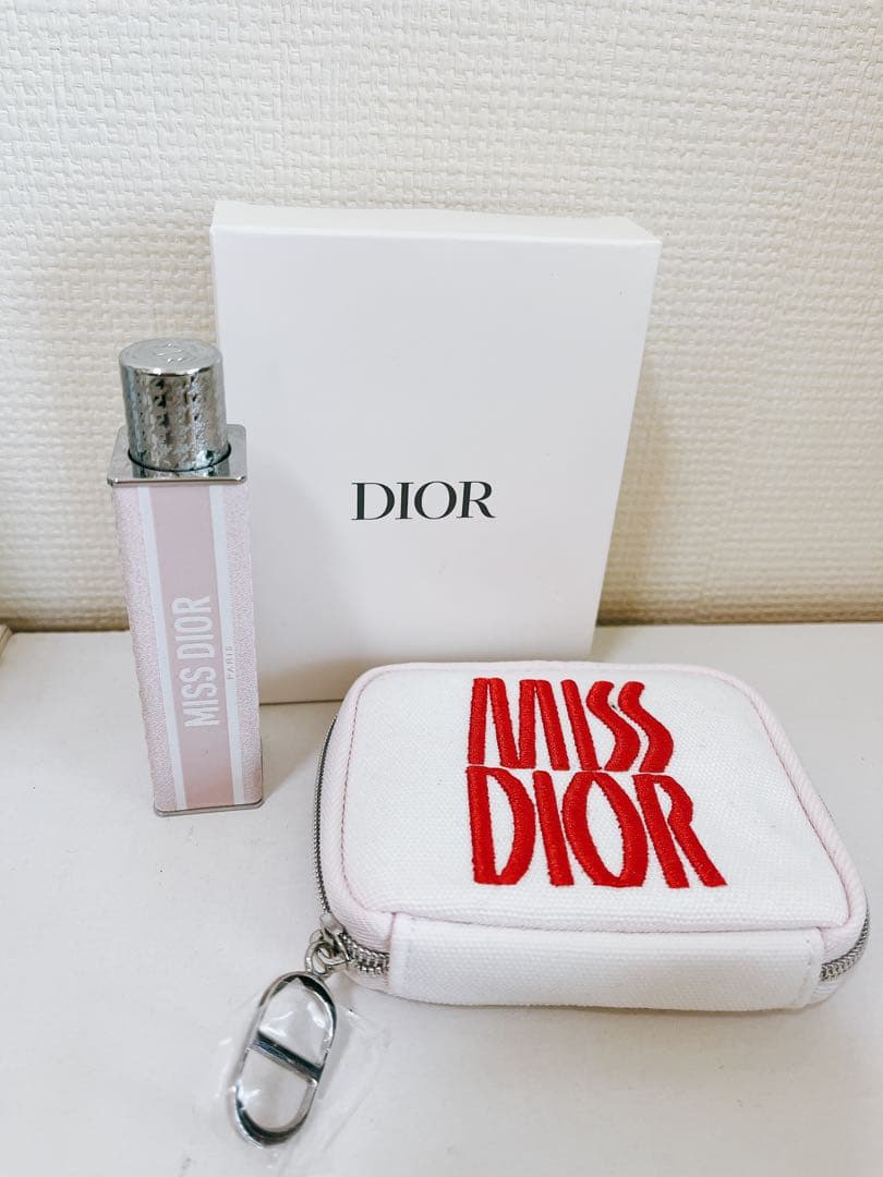 Miss Dior 香水とポーチセット - メルカリ