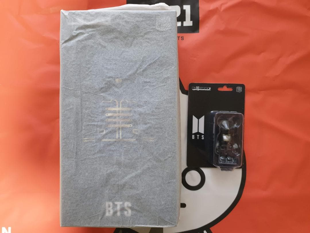 BTS BE＠RBRICK 400% 100% セット 2026年最新】bts ベアブリック 400の人気アイテム - メルカリ
