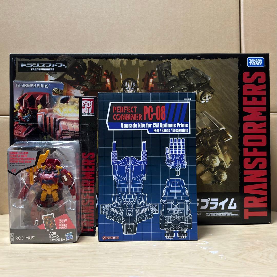 トランスフォーマー ユナイトウォリアーズ UW-05 コンボイグランドプライム UW-05 コンボイグランドプライム｜トランスフォーマーオフィシャル