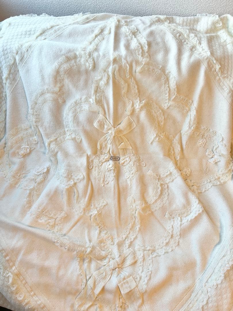 ✨さえら ヒスクローネ 綿毛布 Wダブル 上品レース 花モチーフ✨ さえら・ヒスクローネ - さえら＆ベルパーチショップ Humpty Dumpty